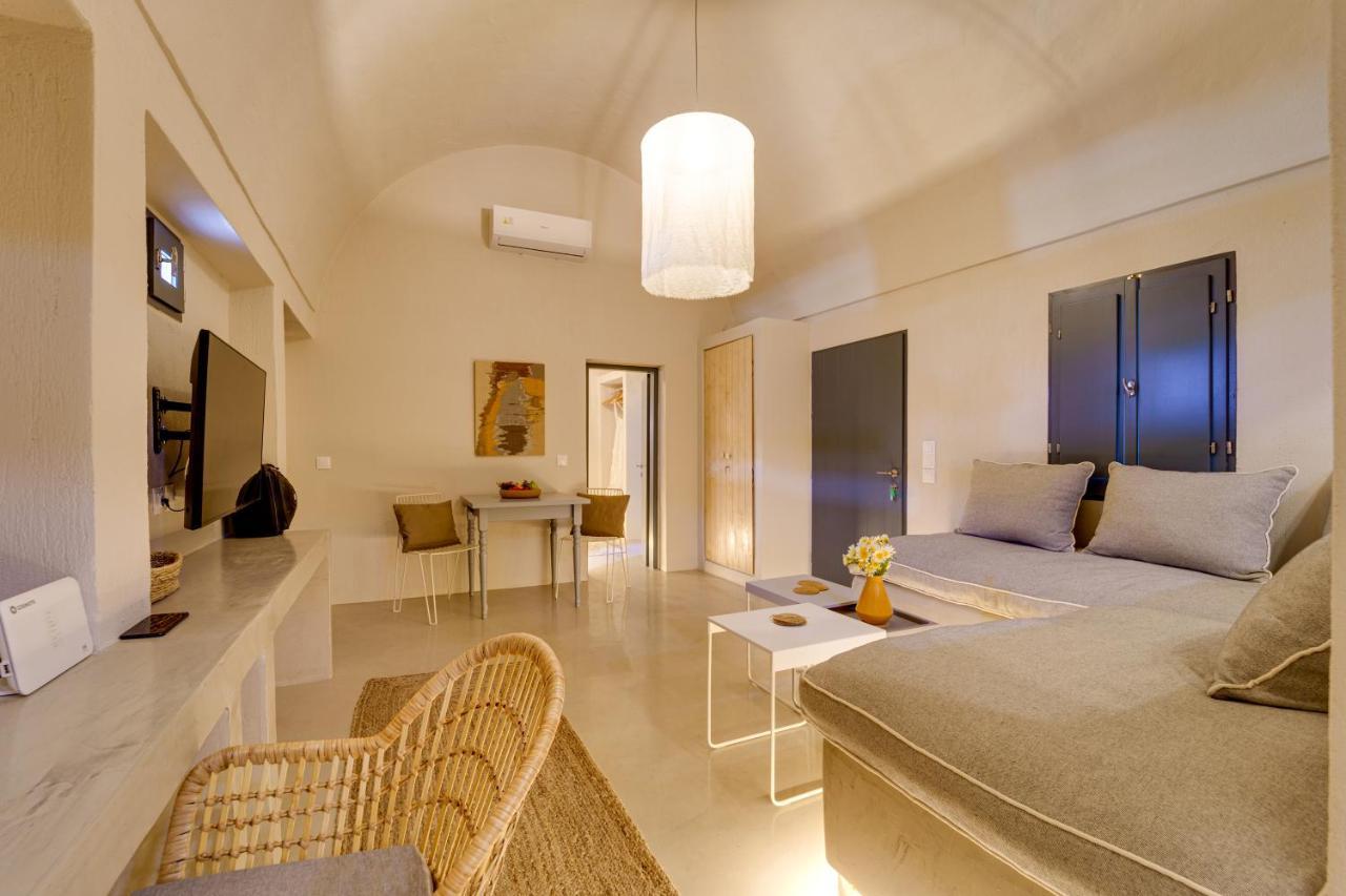 Present Perfect Villa - Private Pool ฟิรอสเตฟานี ภายนอก รูปภาพ
