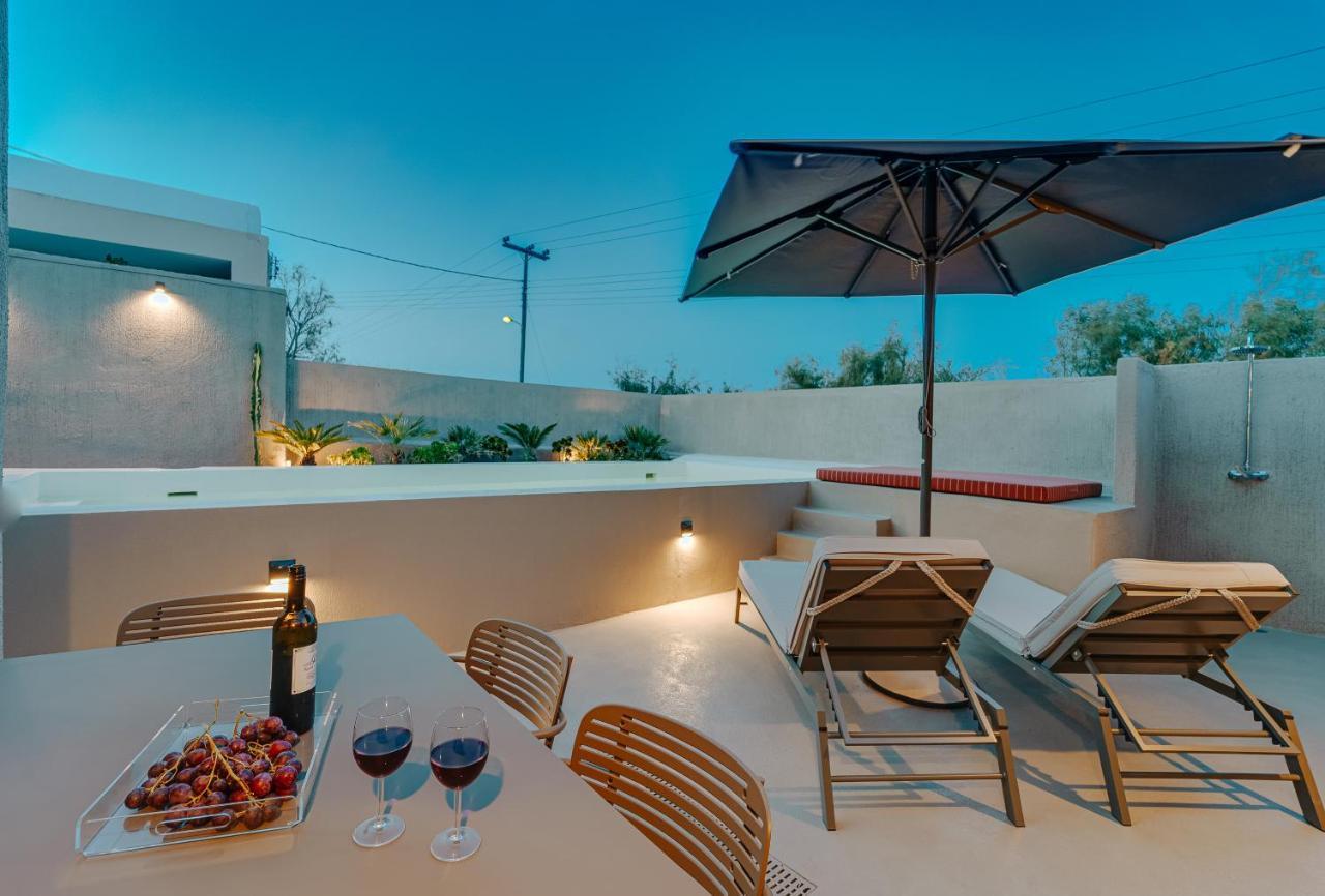 Present Perfect Villa - Private Pool ฟิรอสเตฟานี ภายนอก รูปภาพ